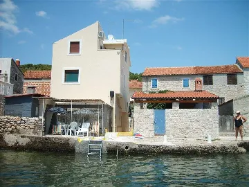 One-Bedroom Apartment in Prvić Luka for Up to 3