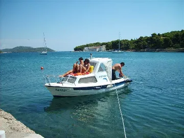 One-Bedroom Apartment in Prvić Luka for Up to 3