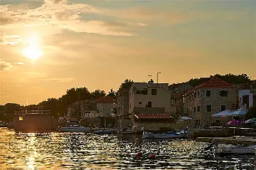 One-Bedroom Apartment in Prvić Luka for Up to 3