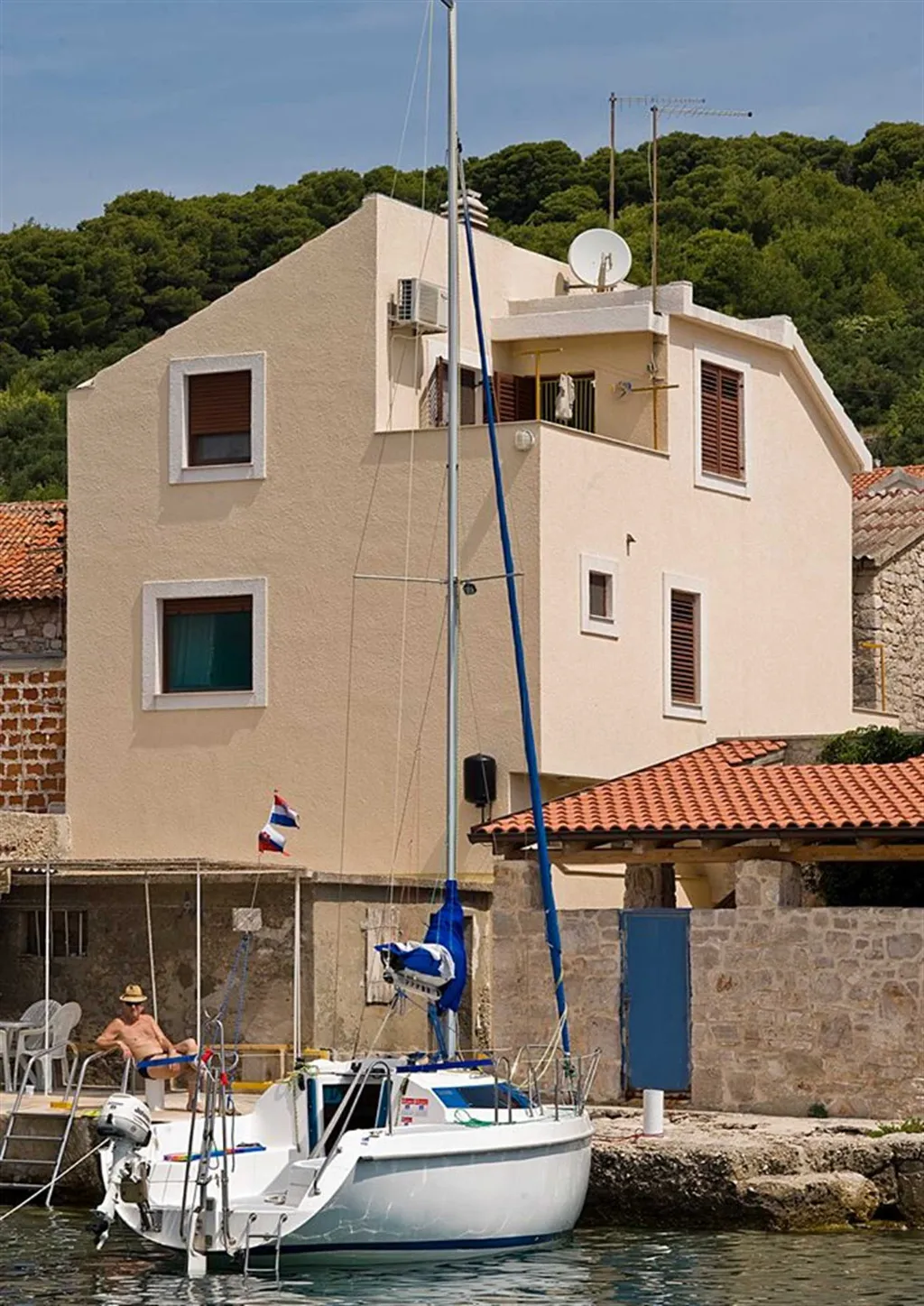 One-Bedroom Apartment in Prvić Luka for Up to 3
