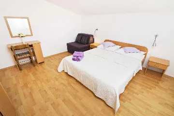 Apartment with Terrace and Sea View in Jezera