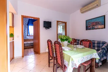 1-Bedroom Apartment in Murter for up to 5 Guests