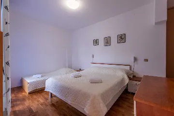 1-Bedroom Apartment in Murter for up to 5 Guests