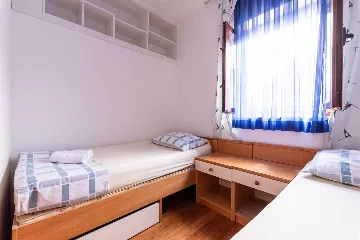 1-Bedroom Apartment in Murter for up to 5 Guests