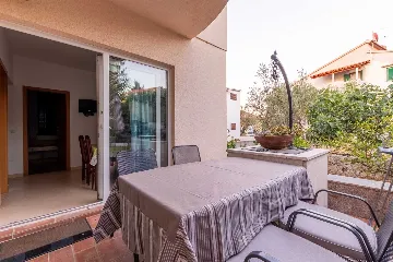 1-Bedroom Apartment in Murter for up to 5 Guests