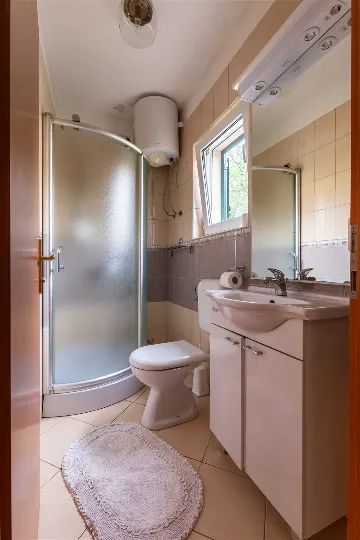 1-Bedroom Apartment in Murter for up to 5 Guests