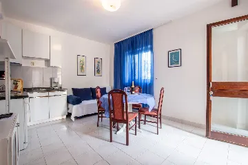 1-Bedroom Apartment in Murter for up to 4 Guests