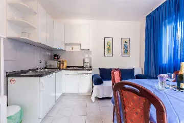 1-Bedroom Apartment in Murter for up to 4 Guests