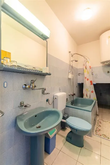 1-Bedroom Apartment in Murter for up to 4 Guests