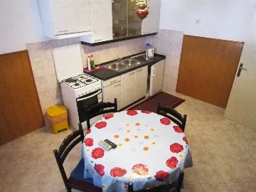 Apartment for 4 in Primošten with Private Terrace