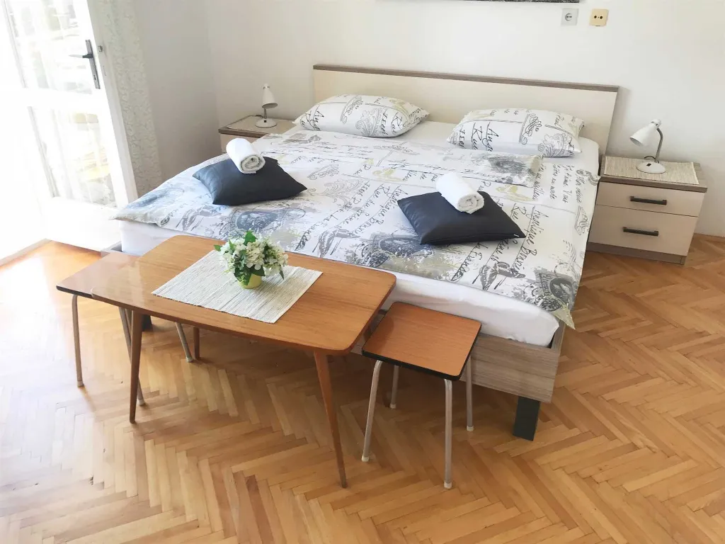 Vodice Room for 2 Guests with Sea-View Balcony