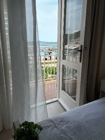 Sea-View Room for 2 Guests with Balcony in Vodice