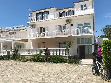 Sea-Front Room with Shared Terrace in Vodice