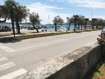 Sea-Front Room with Shared Terrace in Vodice