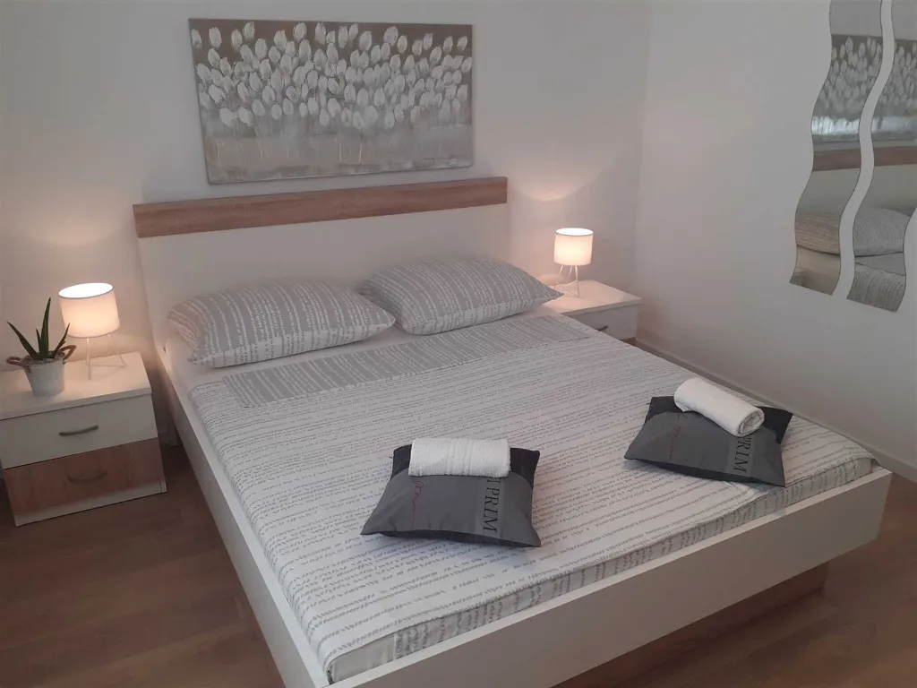 Sea-Front Room with Shared Terrace in Vodice