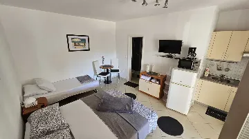 Studio Apartment in Primošten for 3 Guests