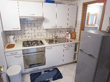 Primošten Studio Apartment for 3 Guests