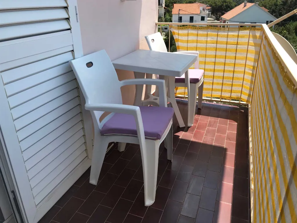 Two-Bedroom Apartment in Primošten (Sleeps 4)