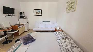 Primošten Studio Apartment for 3 with Terrace