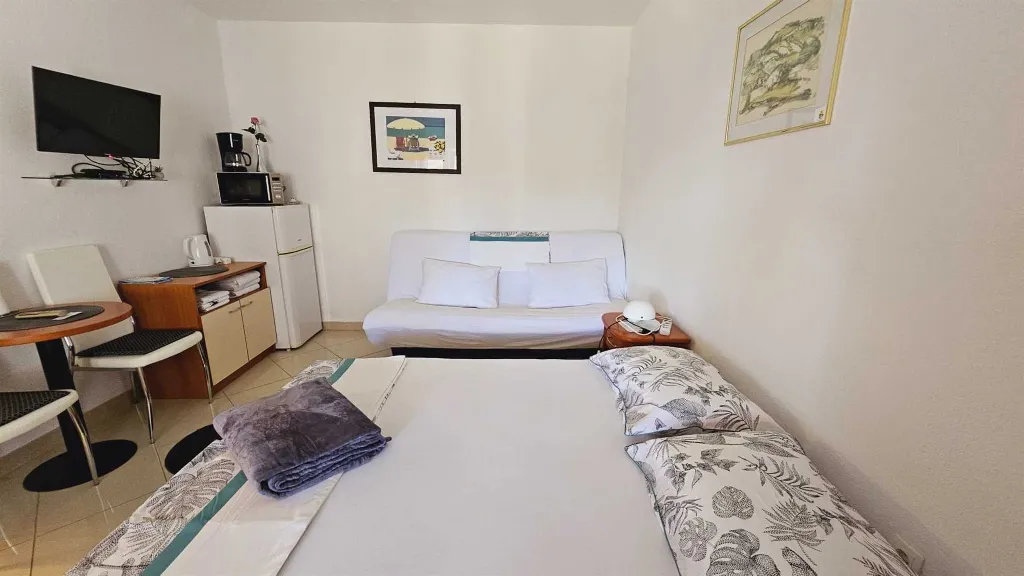 Primošten Studio Apartment for 3 with Terrace