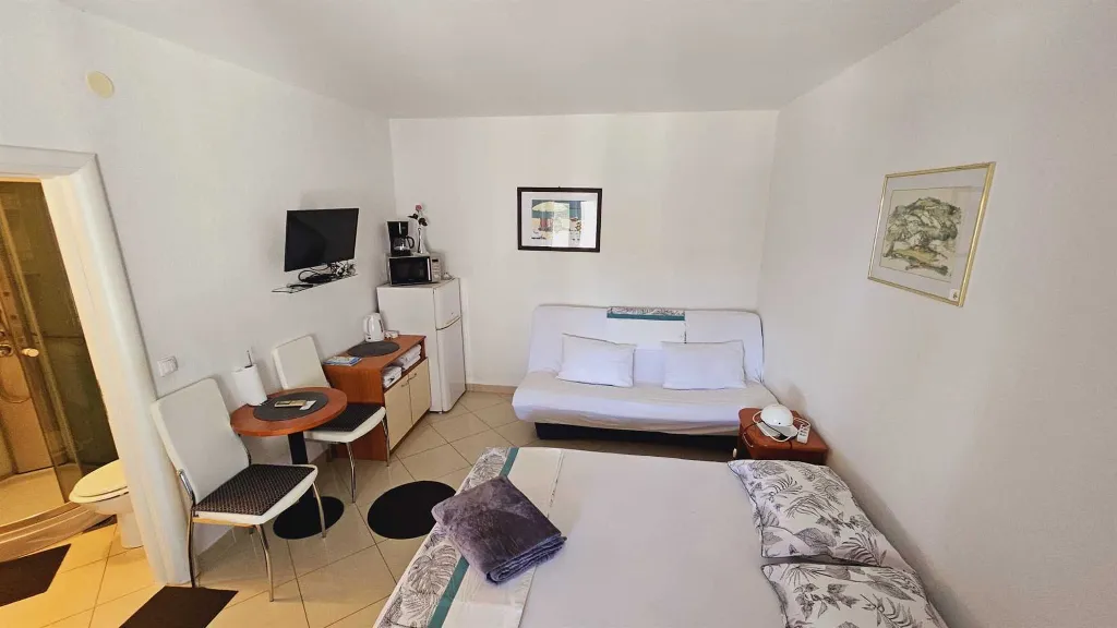 Primošten Studio Apartment for 3 with Terrace