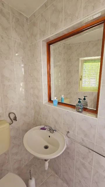 Primošten 3-Bedroom Apartment for 7 Guests