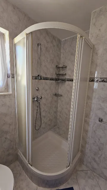 Primošten 3-Bedroom Apartment for 7 Guests