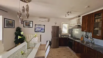 Primošten 3-Bedroom Apartment for 7 Guests