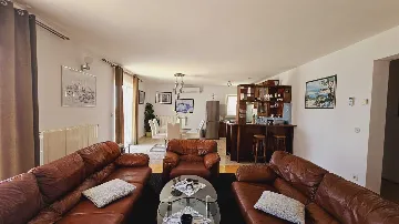 Primošten 3-Bedroom Apartment for 7 Guests