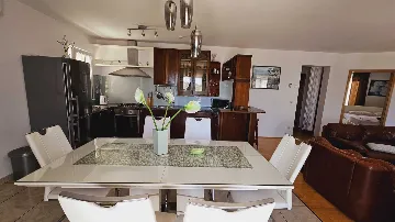 Primošten 3-Bedroom Apartment for 7 Guests