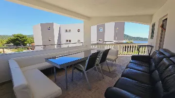 Primošten 3-Bedroom Apartment for 7 Guests