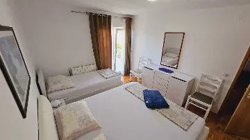 Primošten 3-Bedroom Apartment for 7 Guests