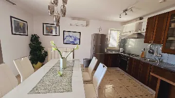 Primošten 3-Bedroom Apartment for 7 Guests