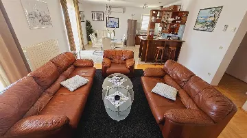 Primošten 3-Bedroom Apartment for 7 Guests