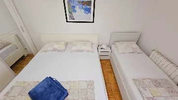 Primošten 3-Bedroom Apartment for 7 Guests