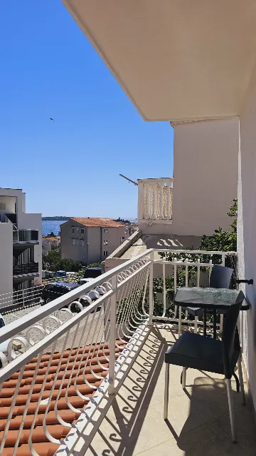 Primošten 3-Bedroom Apartment for 7 Guests