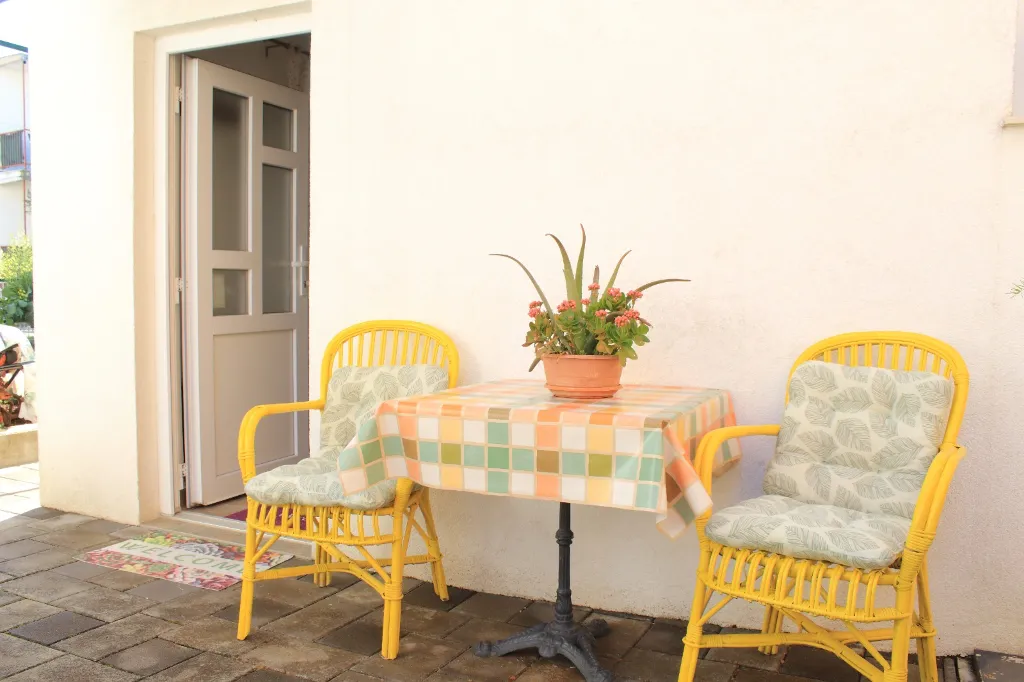 Urban Studio Haven with Parking, Vodice