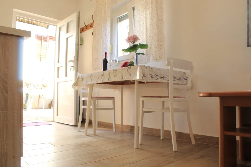 Urban Studio Haven with Parking, Vodice