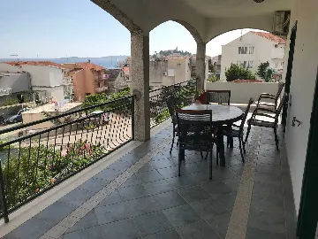 3-Bedroom Apartment in Primošten for Up to 7