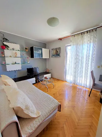 2-Bedroom Apartment in Primošten for 4 Guests