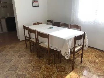 Primošten 4-Bedroom Apartment for Up to 8 Guests