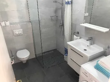 Primošten 4-Bedroom Apartment for Up to 8 Guests