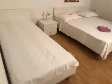 1-Bedroom Apartment for 4 Guests in Vodice