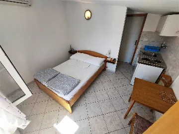 Studio Apartment in Primošten for 2 Guests