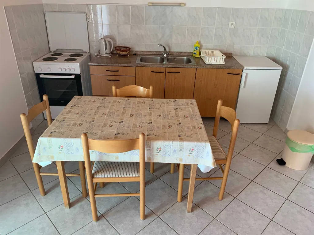 One-Bedroom Apartment for 3 Guests in Vodice
