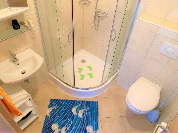 Vodice 1-Bedroom Apartment for 4 with Pool