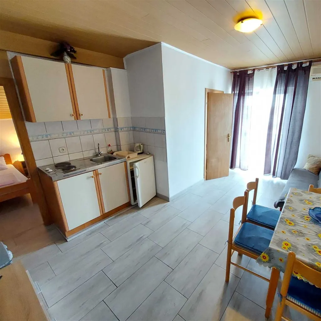Vodice 1-Bedroom Apartment with Balcony for 3 Guests