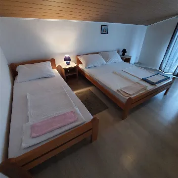 Vodice 1-Bedroom Apartment with Balcony for 3 Guests