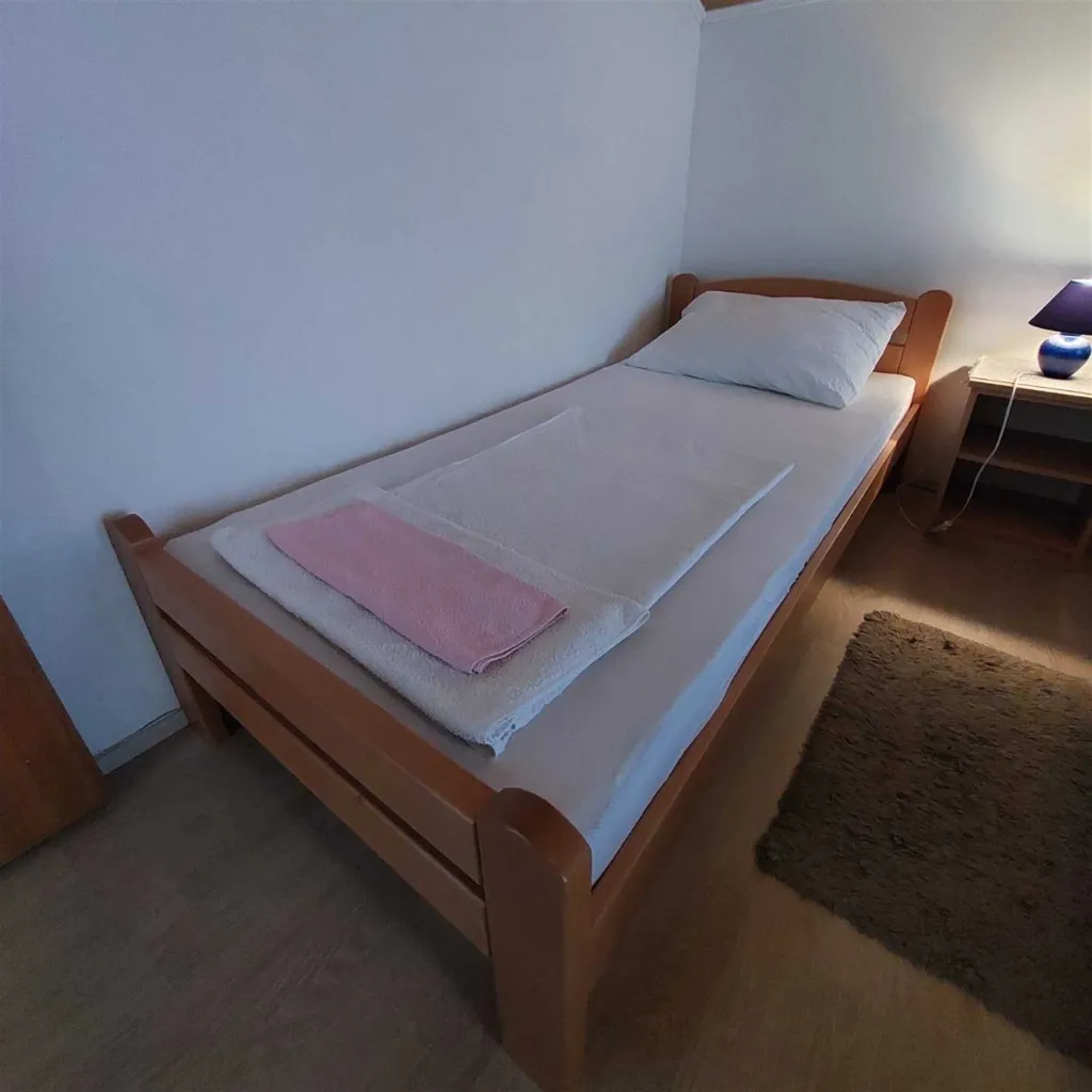 Vodice 1-Bedroom Apartment with Balcony for 3 Guests