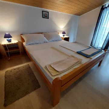 Vodice 1-Bedroom Apartment with Balcony for 3 Guests